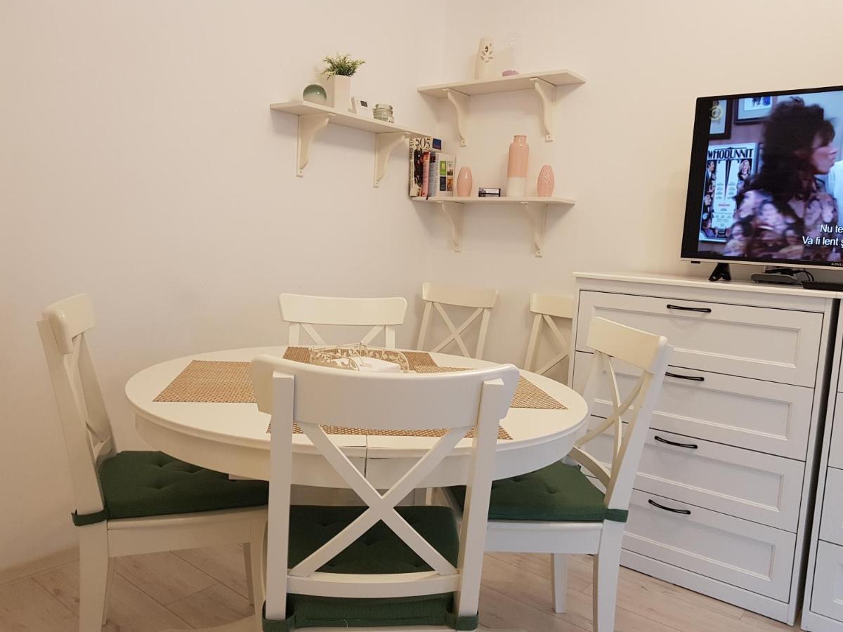Ultracentral Monadin 2 *