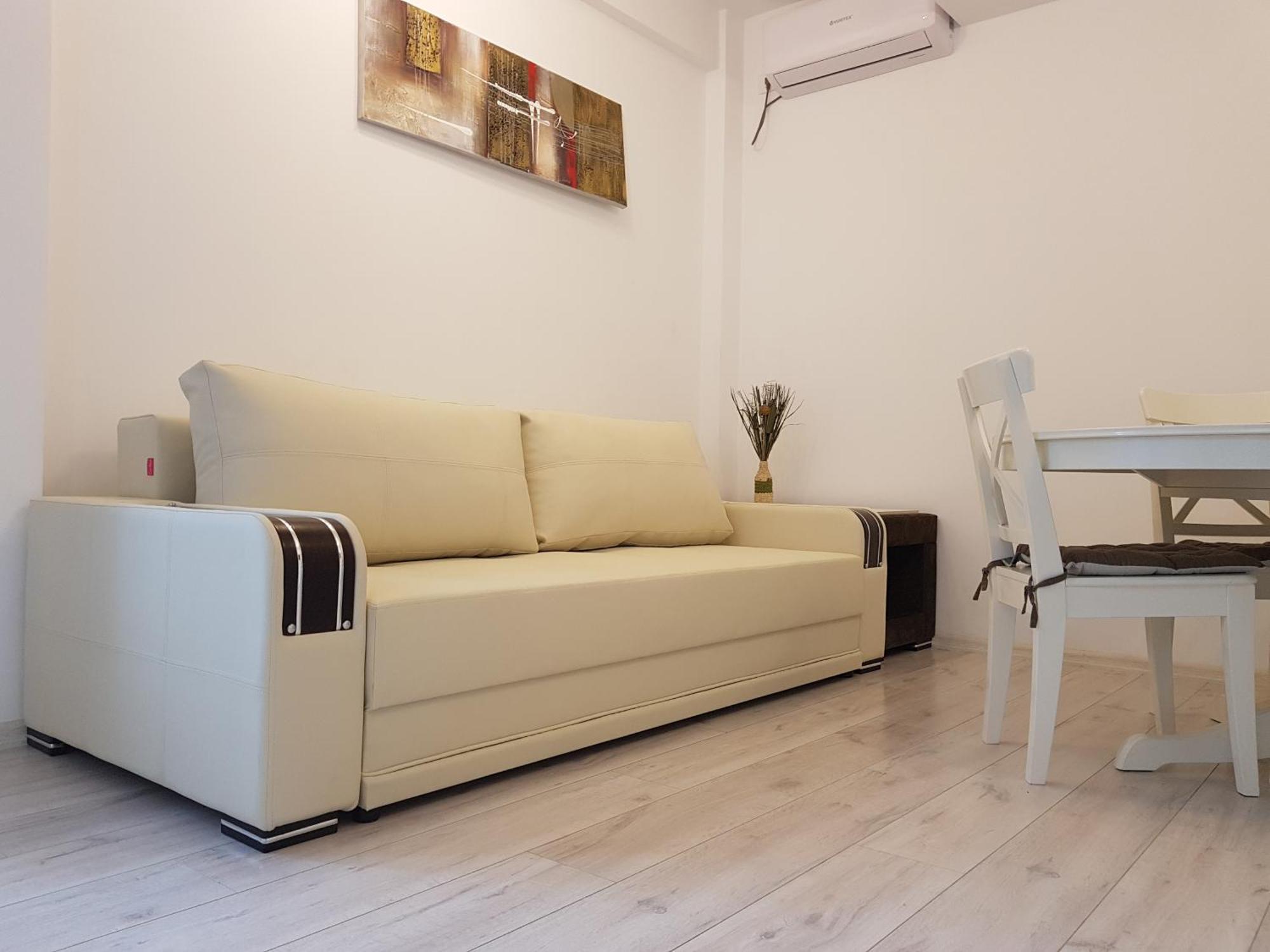 Ultracentral Monadin 2 *